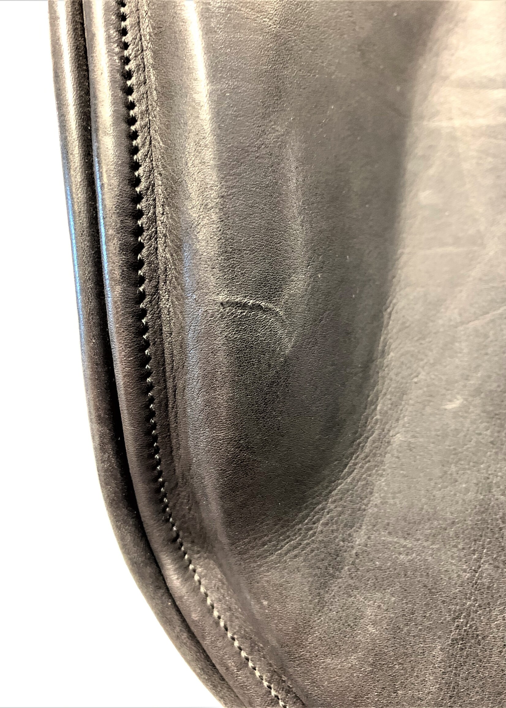 Jaguar Jaguar Close Contact XKC Dressage Saddle  18" M Black Buffalo Leather with Wool Panels Ex Demo