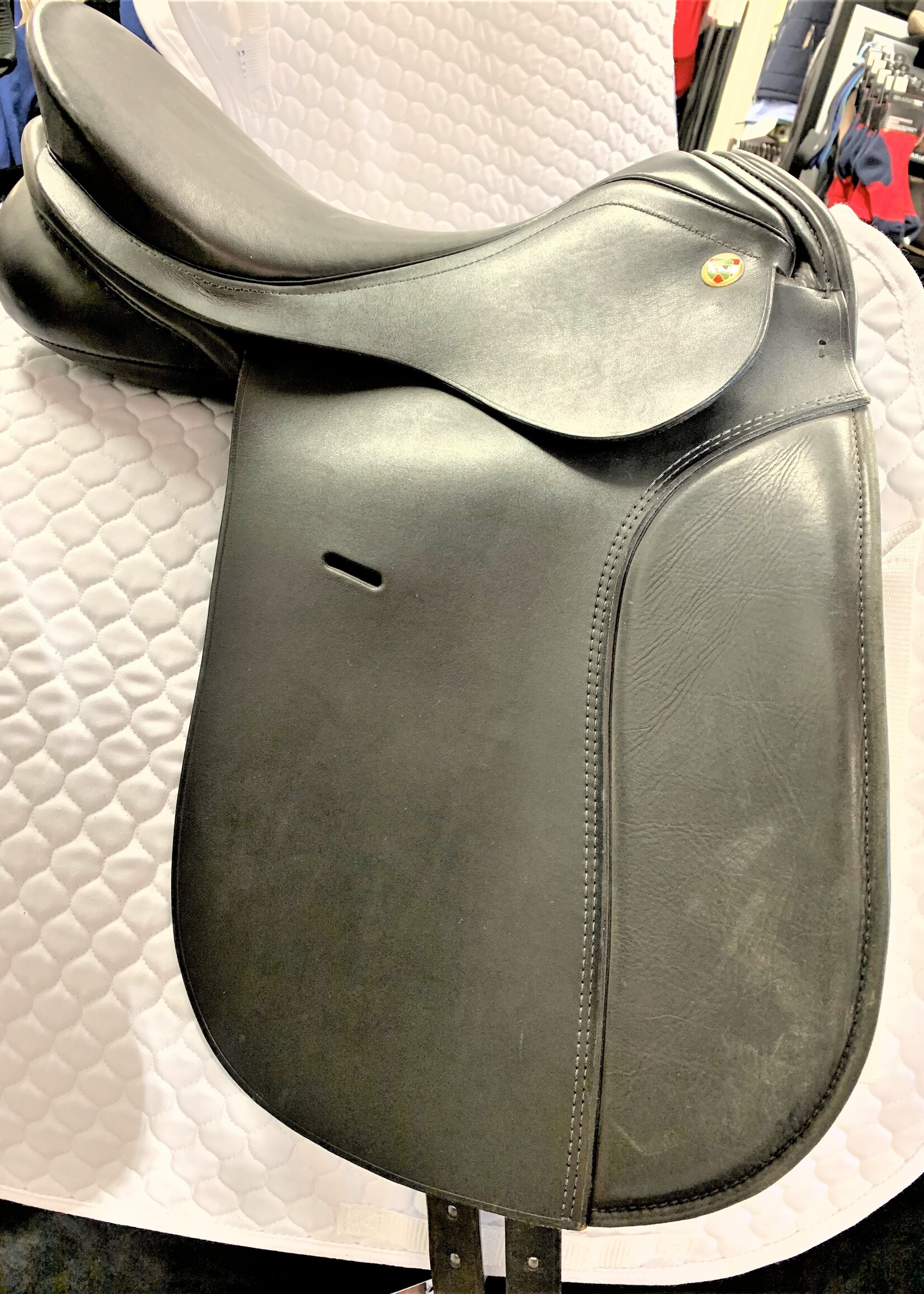 KN KN Symphonie Dressage Saddle 17" M Black Ex Demo