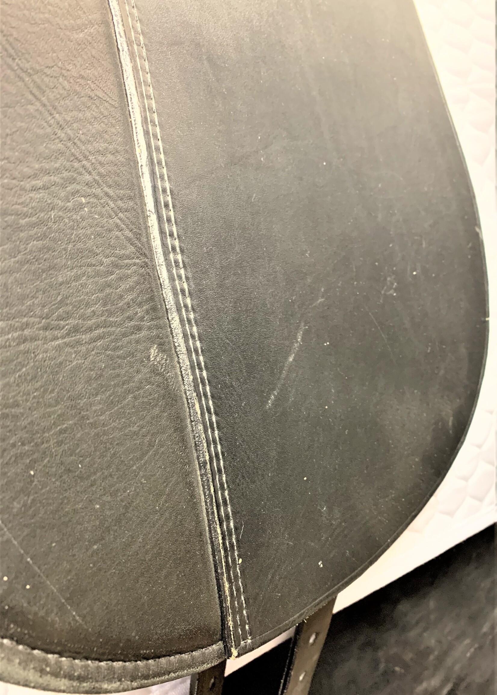 KN KN Symphonie Dressage Saddle 17" M Black Ex Demo