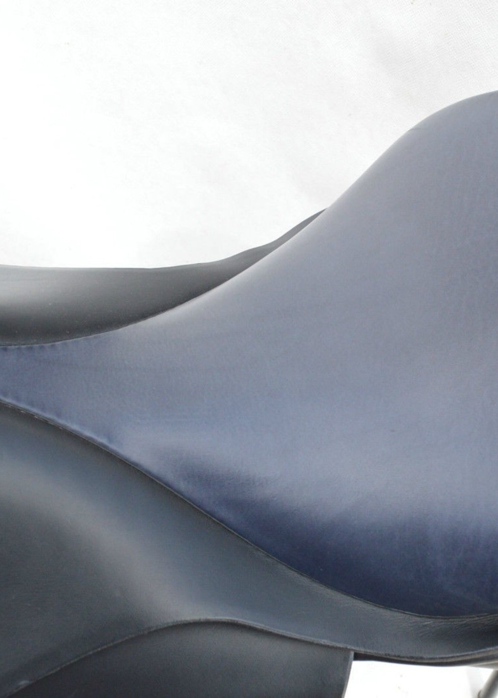 Otto Schumacher Otto Schumacher Profi Comfort Dressage Saddle 18" M Black with Blue Seat Ex Display