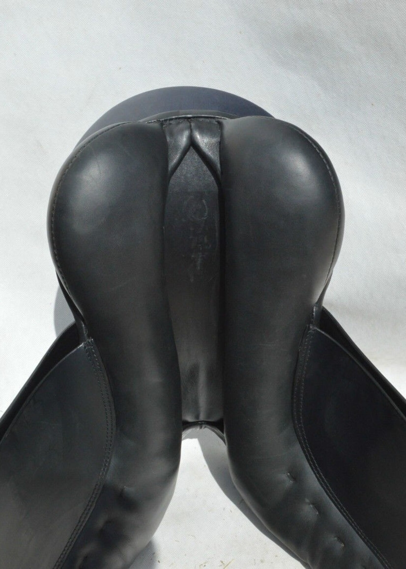 Otto Schumacher Otto Schumacher Profi Comfort Dressage Saddle 18" M Black with Blue Seat Ex Display