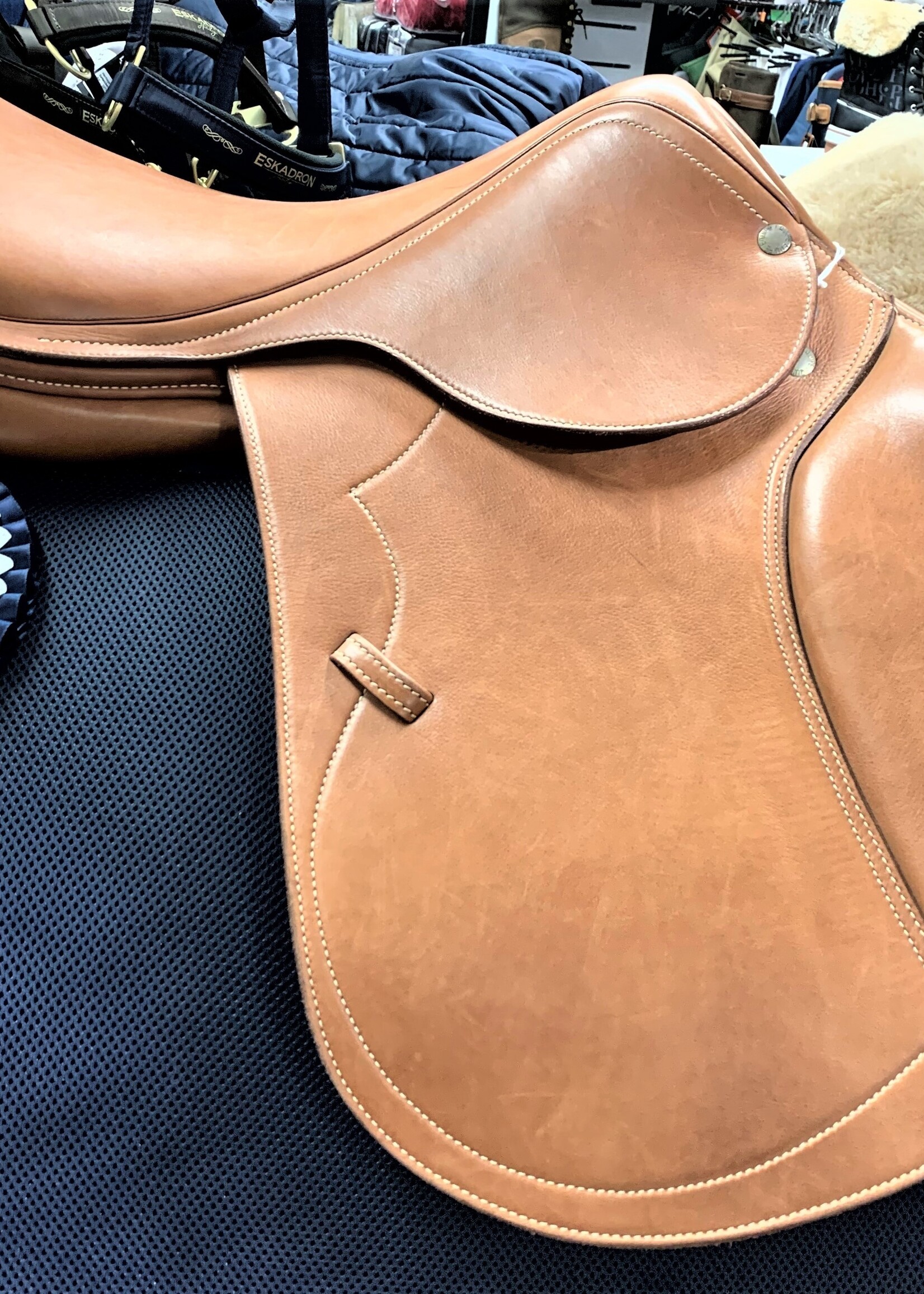 Equipe Equipe Deep Jumping Saddle 17 1/2" M Tan Ex Demo