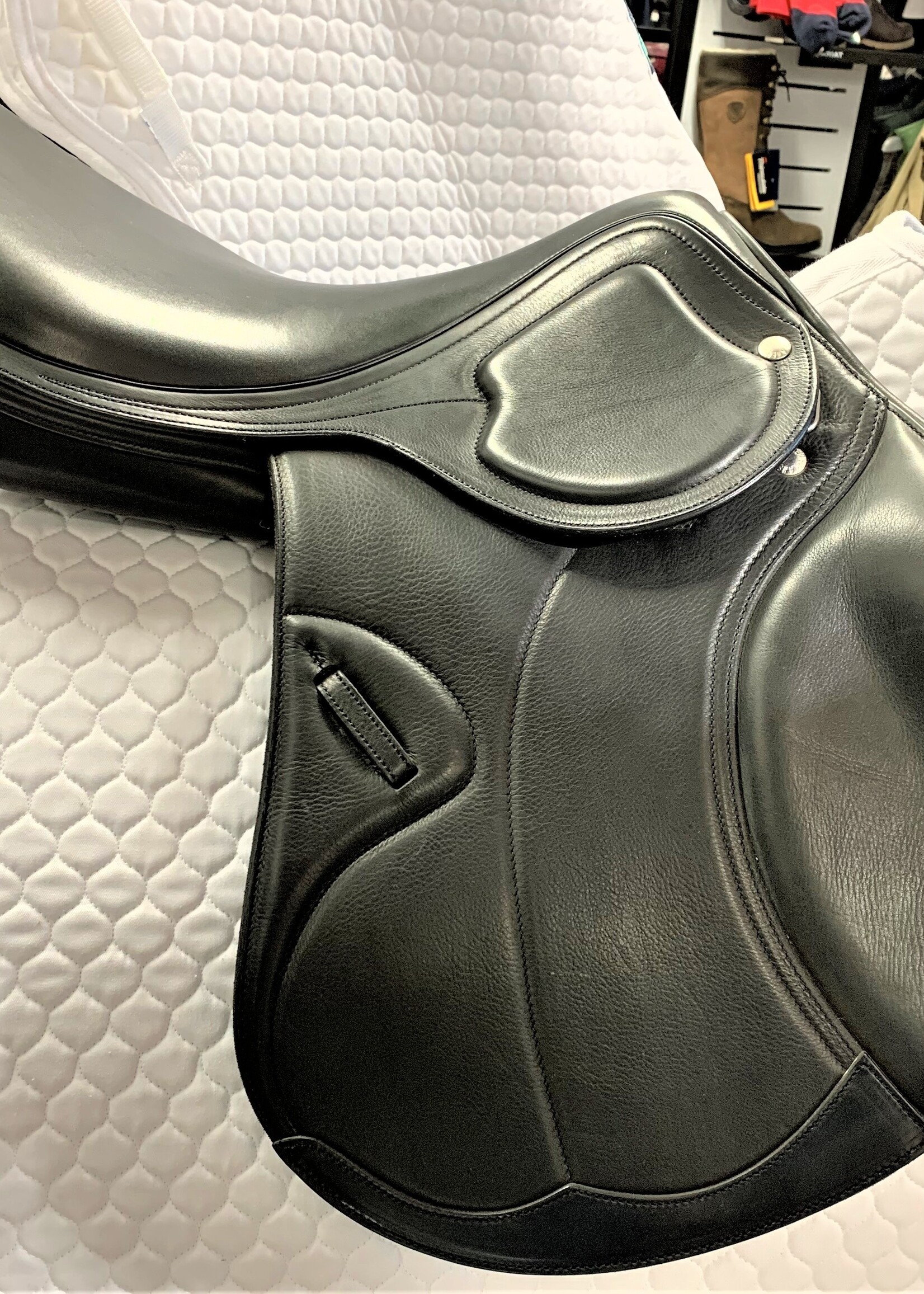 Amerigo Amerigo Pinerolo DJ Jump Saddle 18" MW Black Ex Demo