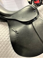 Stubben Stubben Edelweiss CS Junior Jump Saddle 16" 32 Black Ex Demo