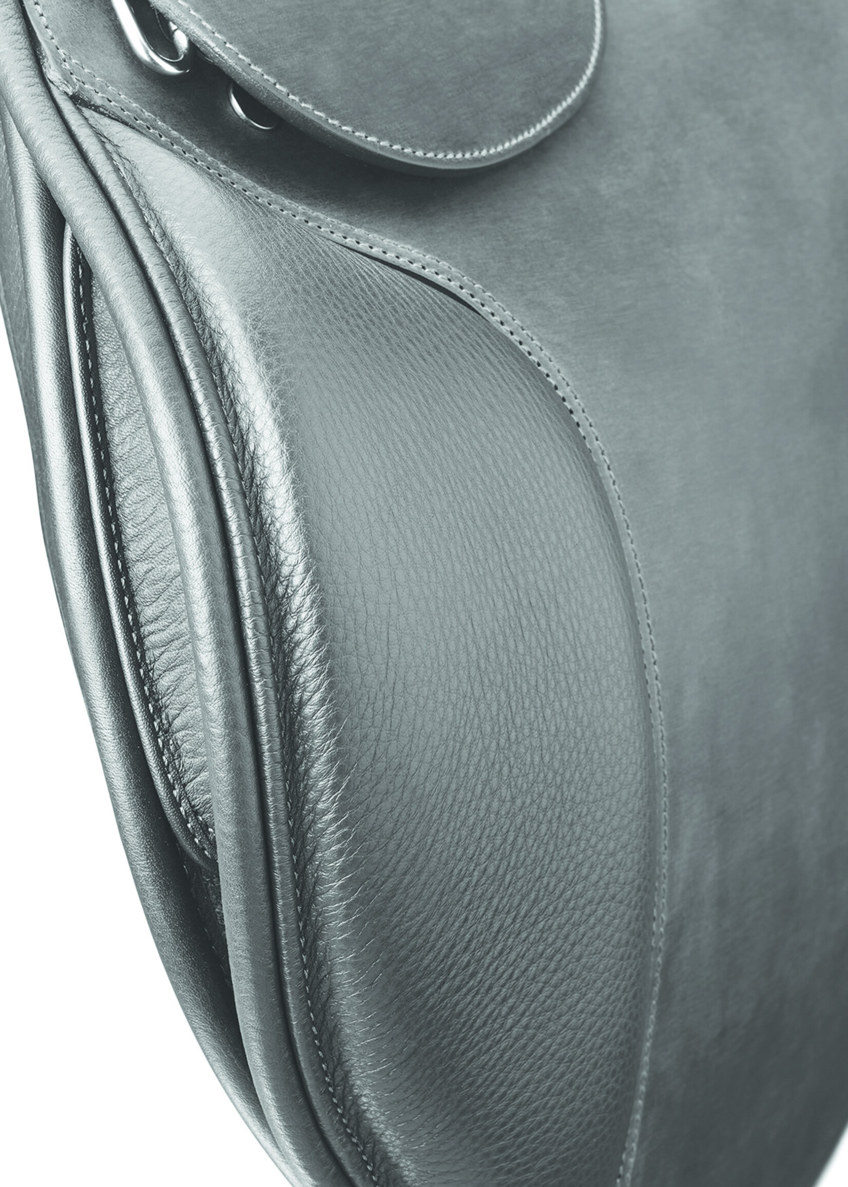 Bates Bates Caprilli Close Contact FWD with Heritage Leather (CAIR) Saddle