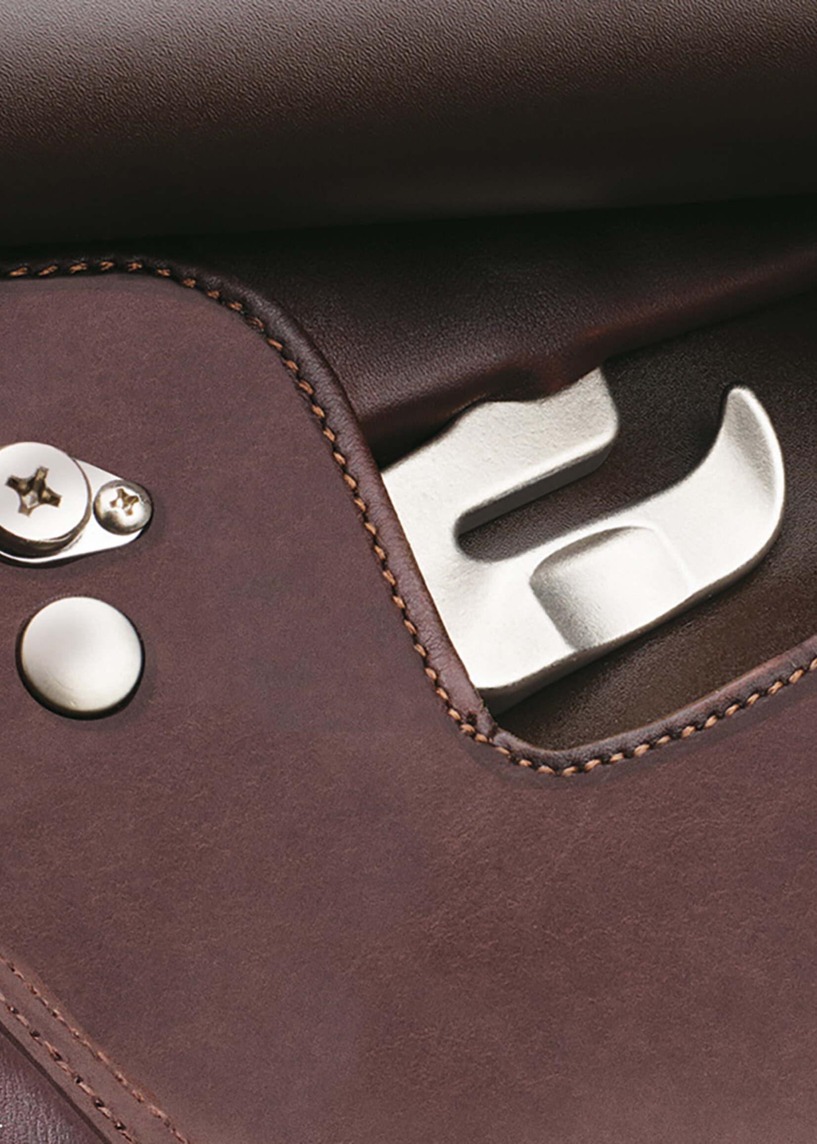 Bates Bates Caprilli Close Contact FWD (CAIR) Saddle