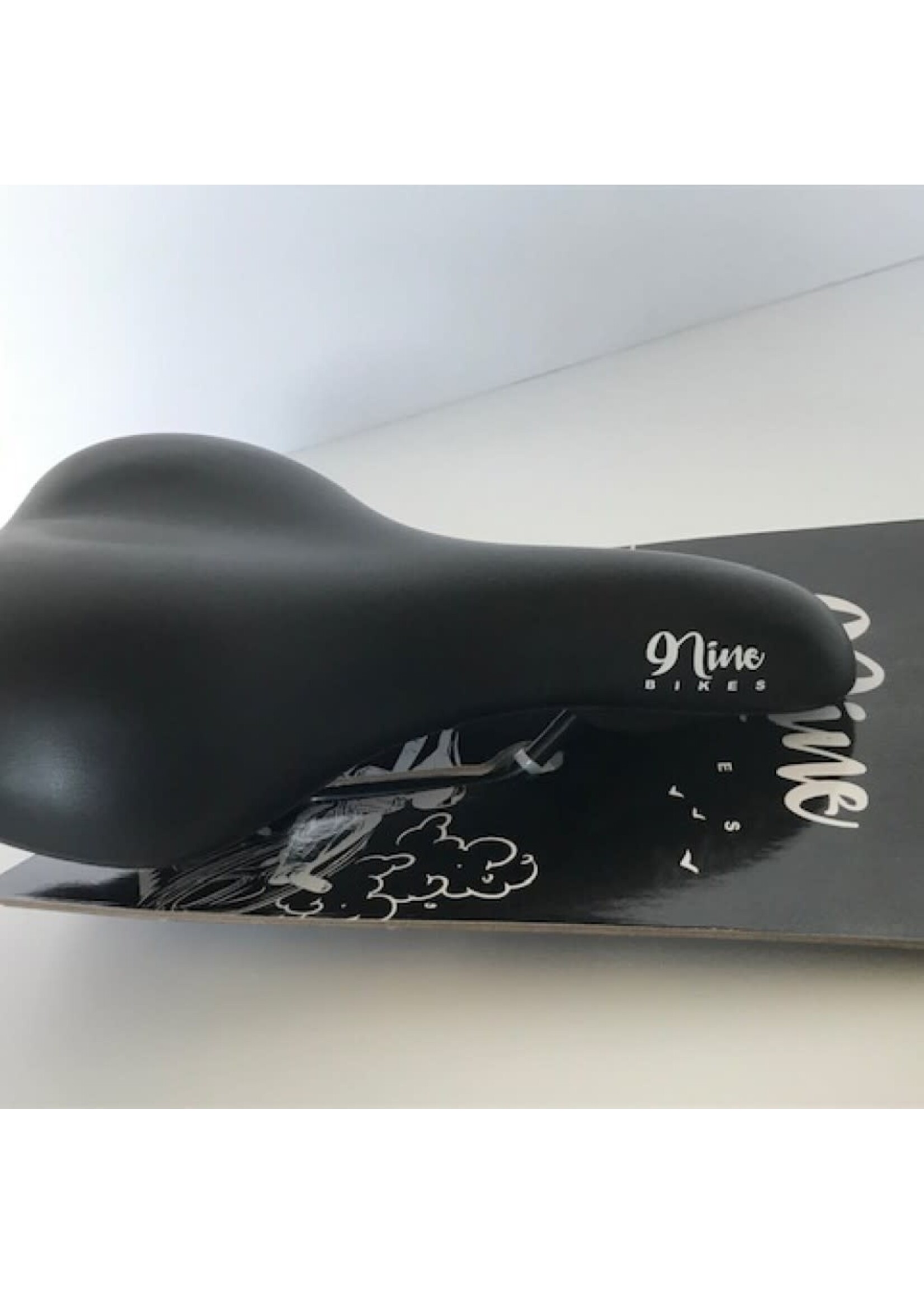 9 NINE Nine V6219 PU Foam Saddle