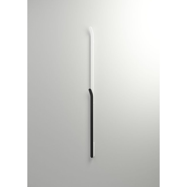 Instamat elektrische handdoekradiator Arc met een vermogen van 34 watt in diverse kleuren