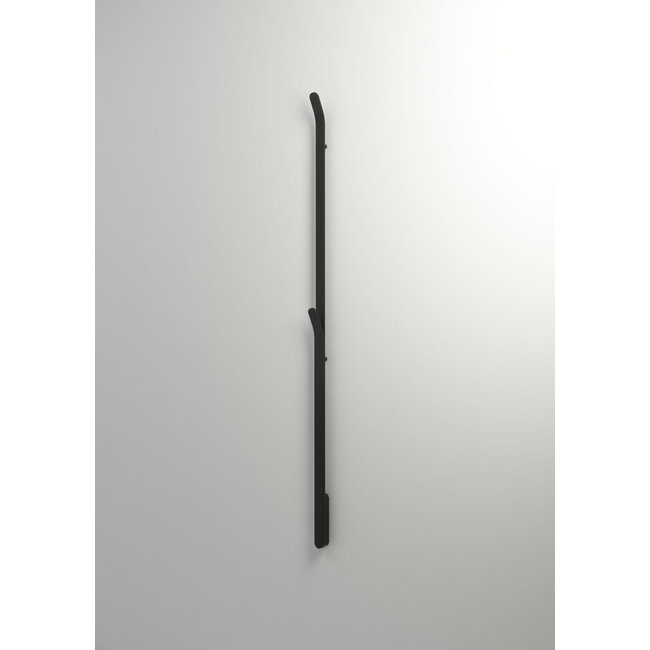 Instamat elektrische handdoekradiator Arc met een vermogen van 34 watt in diverse kleuren