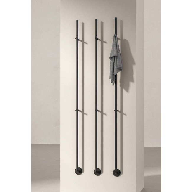 Instamat elektrische handdoekradiator Jay met een vermogen van 29 watt in diverse kleuren