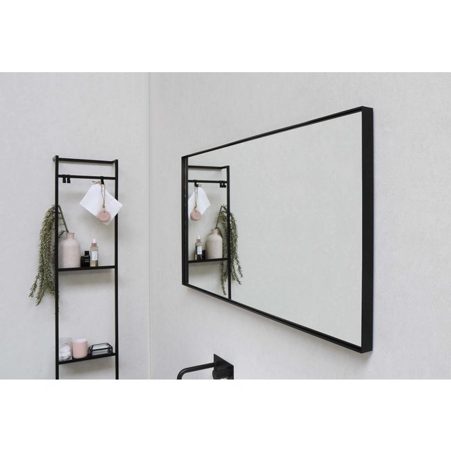 Basic Line Framed spiegel met een mat zwart frame in diverse afmetingen
