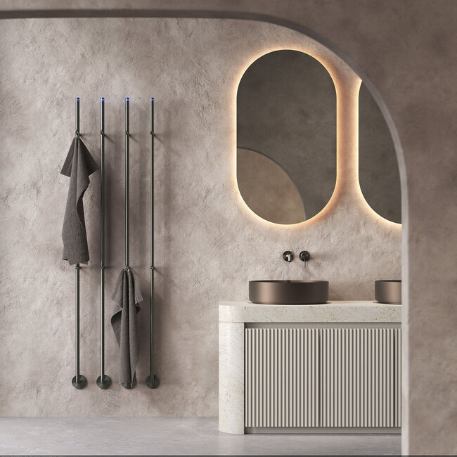 Instamat elektrische handdoekradiator Jay met een vermogen van 29 watt in diverse kleuren