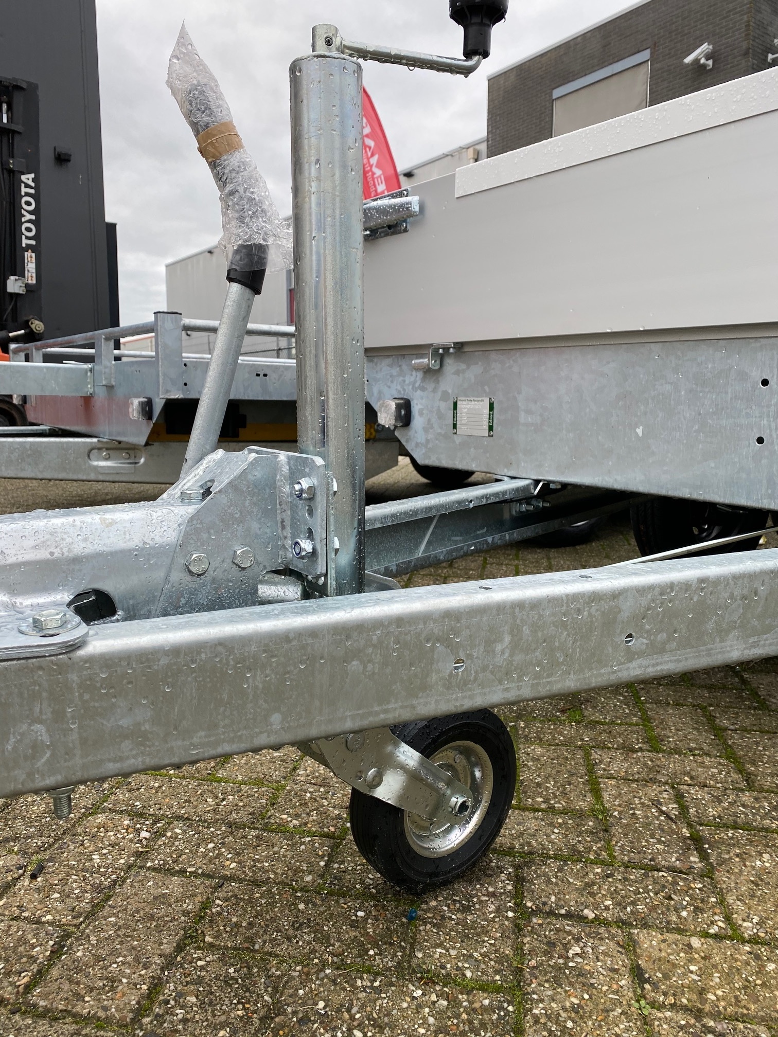 Neuswiel voor aanhanger 60 mm rond automatisch opklapbaar