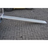 Oprijplaat staal 1 stuk - 2446x300x75 mm - 1100 kg