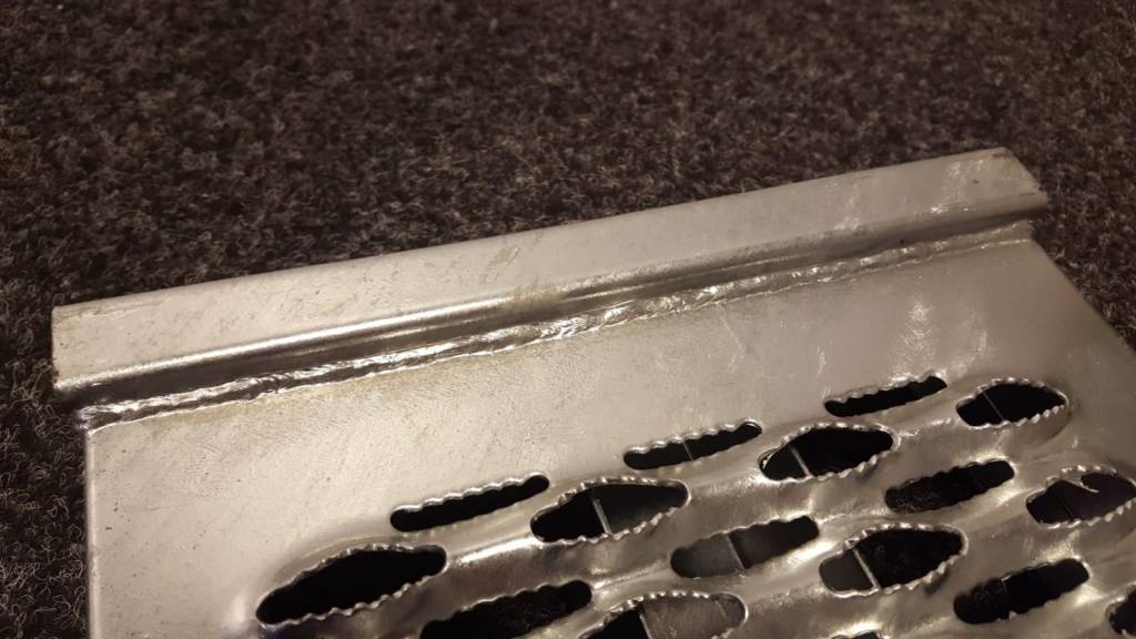 Oprijplaat staal 1 stuk - 2446x300x75 mm - 1100 kg