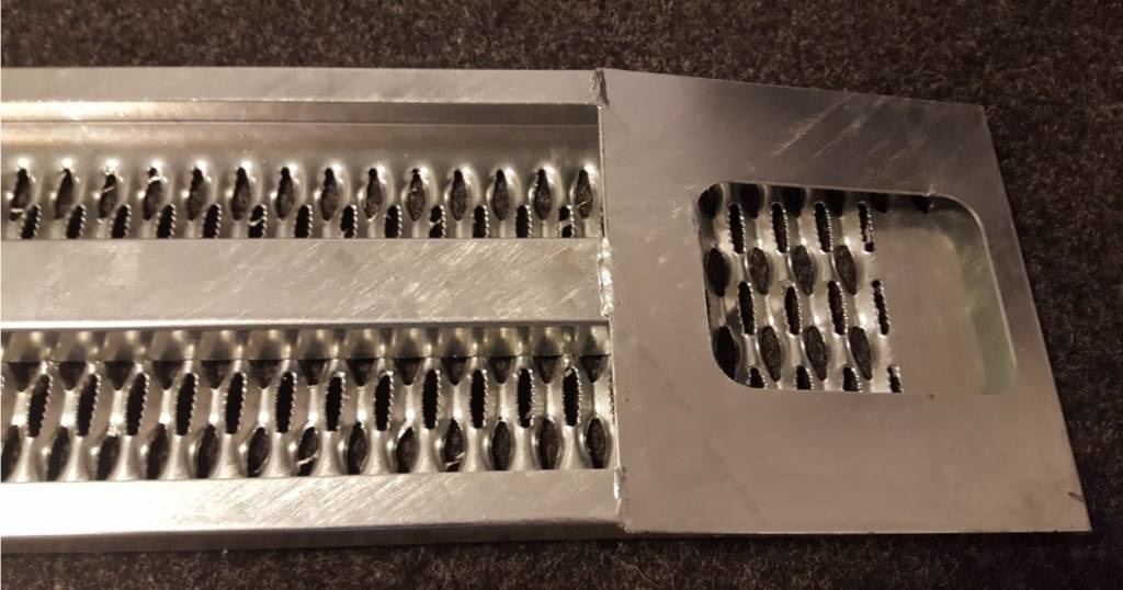 Oprijplaat staal 1 stuk - 2446x300x75 mm - 1100 kg