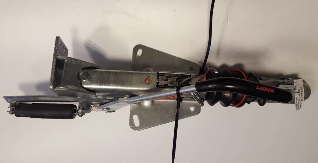 Complete Knott Oplooprem KF20 (2000 kg) V-dissel met neuswiel console