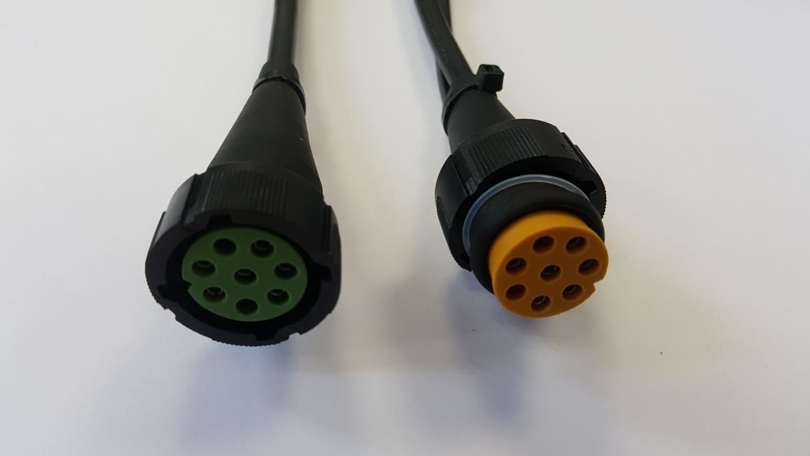 Aspock hoofdkabel - 8 meter lang - 13-polig - voorzien van 2x 8-polige connector - inclusief aftakkingen voor markeringsverlichting