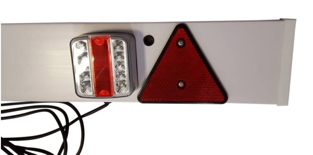 Complete kunststof lichtbalk voor aanhangers en trailers - 137 cm breed- 7 polig - 9 meter kabel