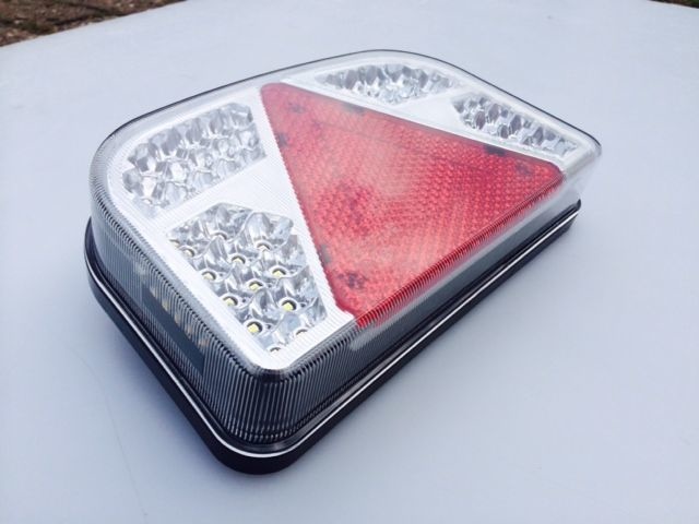 LED achterlicht met 56 LEDs - links - 244x149x48 mm