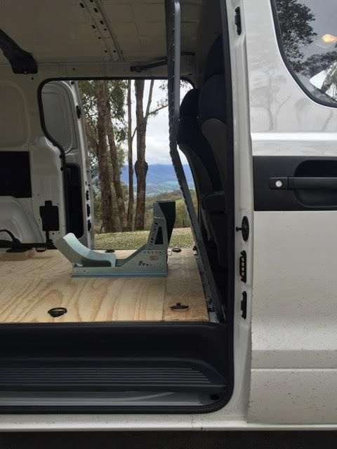 Acebikes SteadyStand Multi Fixed - inrij motorklem voor aanhanger en bestelwagen