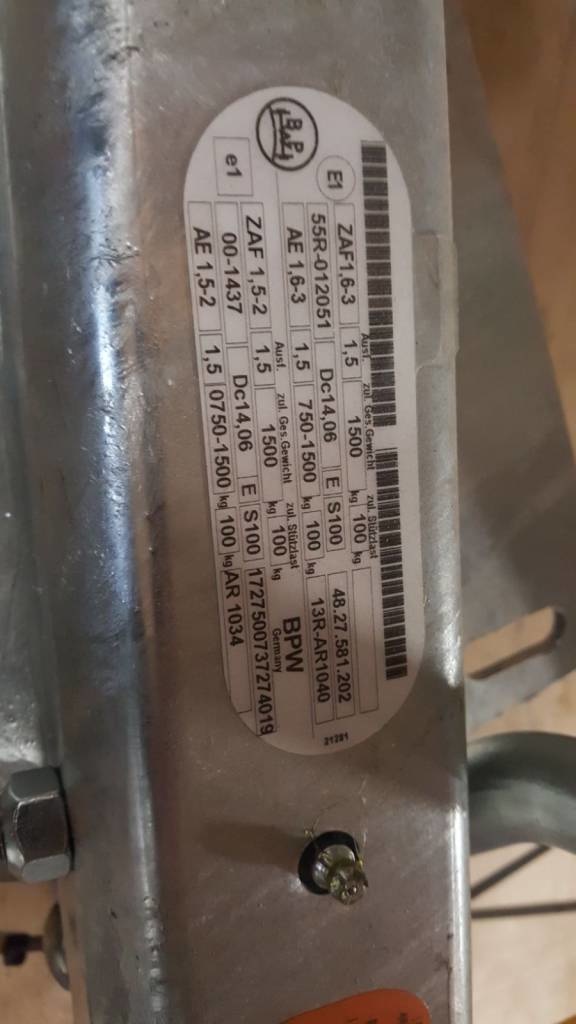 Oplooprem ZAF1.6-3  met console voor neuswiel aan zijkant