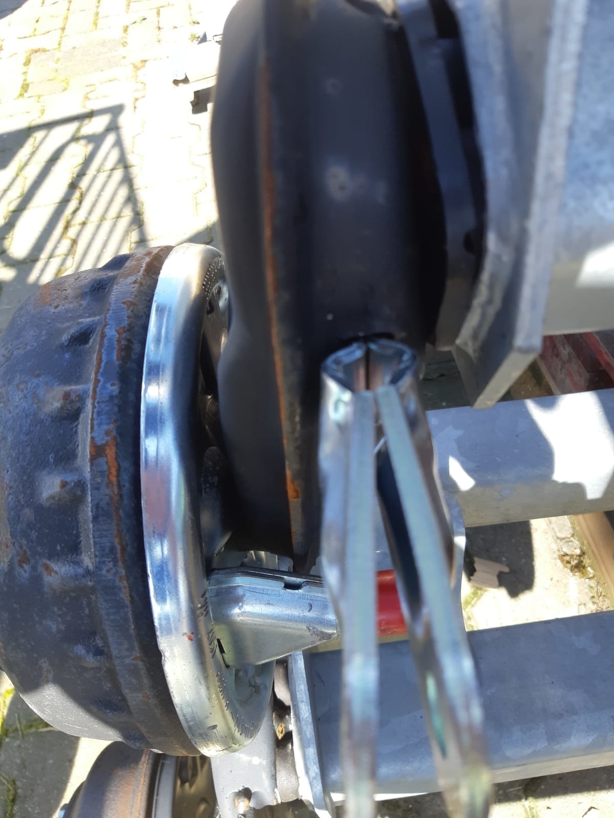 Originele Al-Ko schokdemperhouder steekset