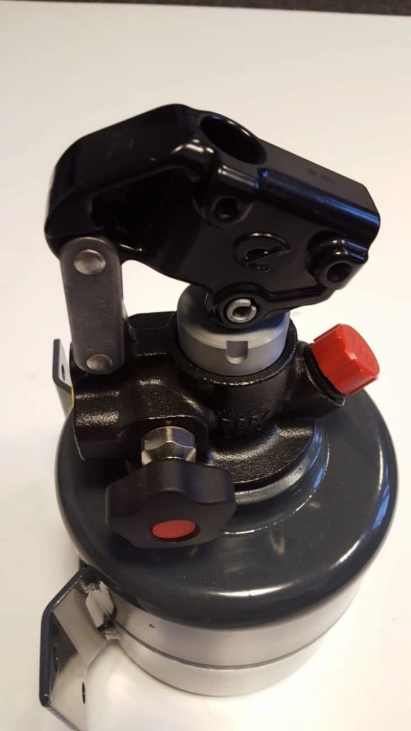 Handpomp - verzinkt - 2 liter reservoir voor kipper