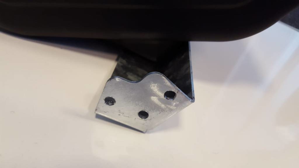 Eduard spatbord links met steun 420x220x140 mm