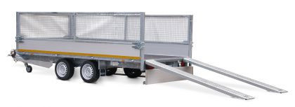 Geremde Eduard multitransporter - 330x180 cm - 2500 kg bruto laadvermogen - 63 cm laadvloerhoogte - 30 cm borden - inclusief oprijplaten en handlier