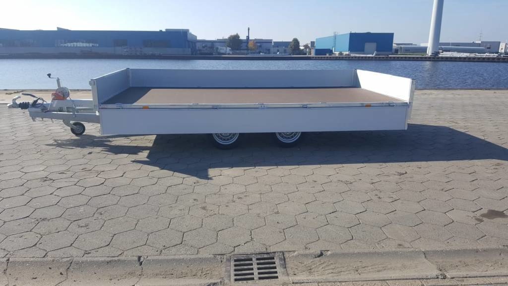 Geremde Eduard multitransporter - 406x220 cm - 3000 kg bruto laadvermogen - 63 cm laadvloerhoogte - 30 cm borden - inclusief oprijplaten en handlier