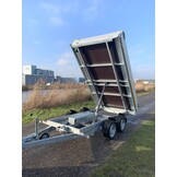 Geremde Eduard achterwaartse kipper - 310x160 cm - 2700 kg bruto laadvermogen - elektrisch, extern laden - 63 cm laadvloerhoogte - inclusief oprijplaten