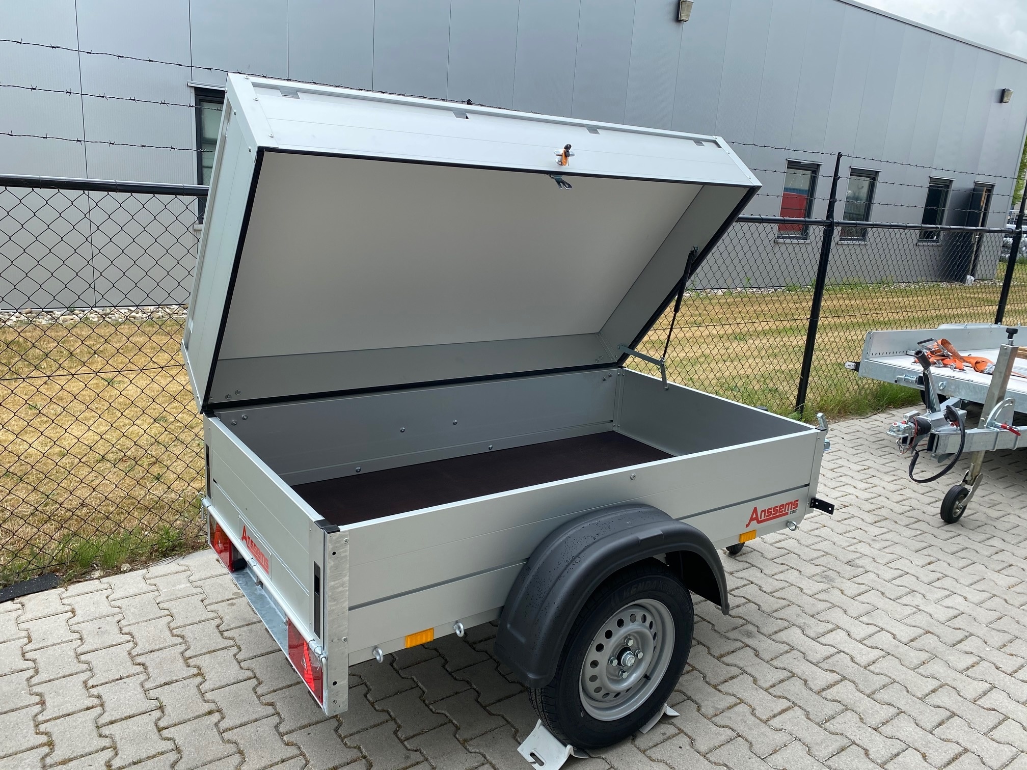 Anssems deksel scharnierend naar zijkant 181x101 cm