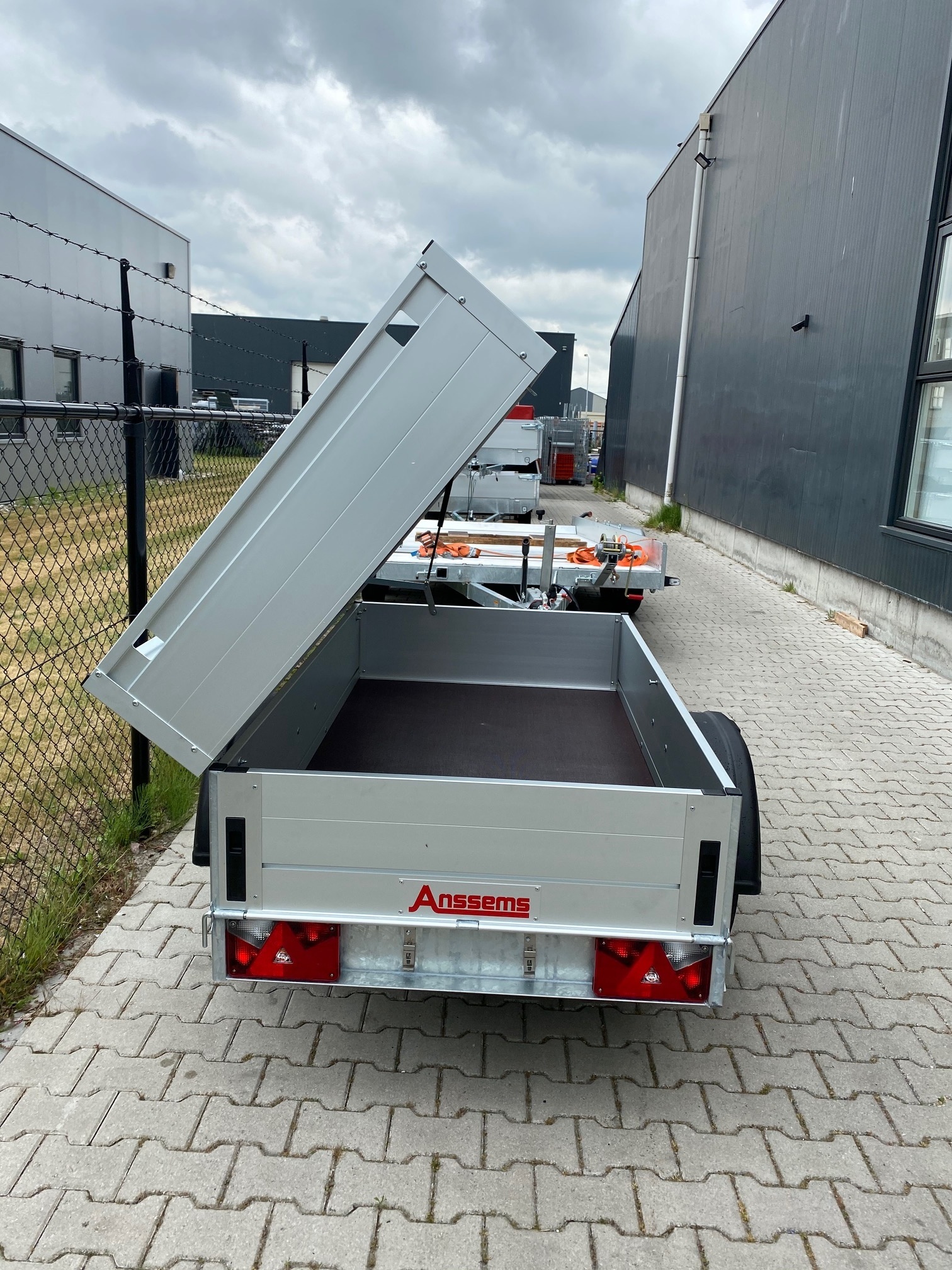 Anssems deksel scharnierend naar zijkant 181x101 cm