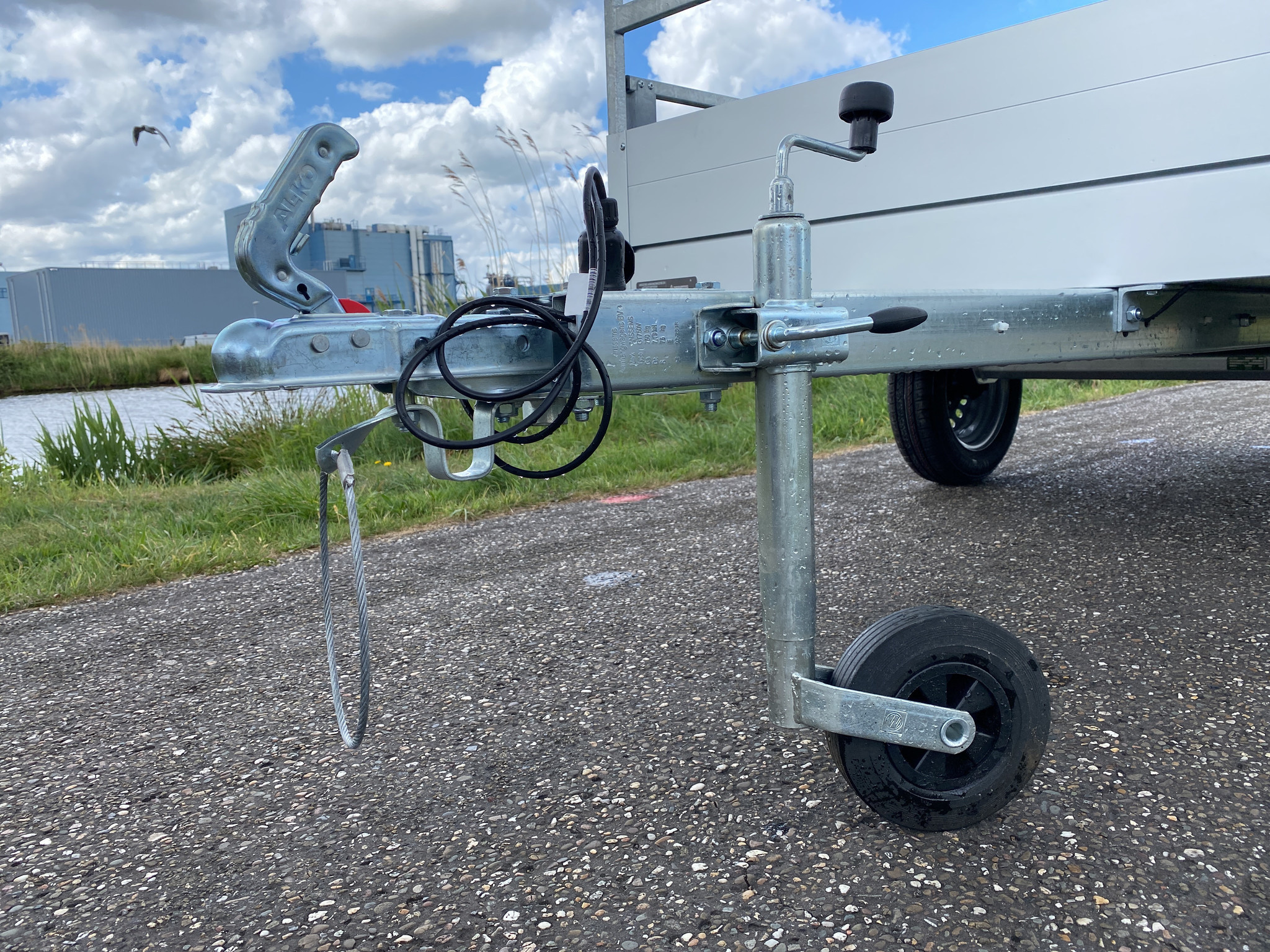 Anssems GT 750 R bakwagen - 750 kg bruto laadvermogen - 251x126 cm laadoppervlak - ongeremd - inclusief reling en voorrek