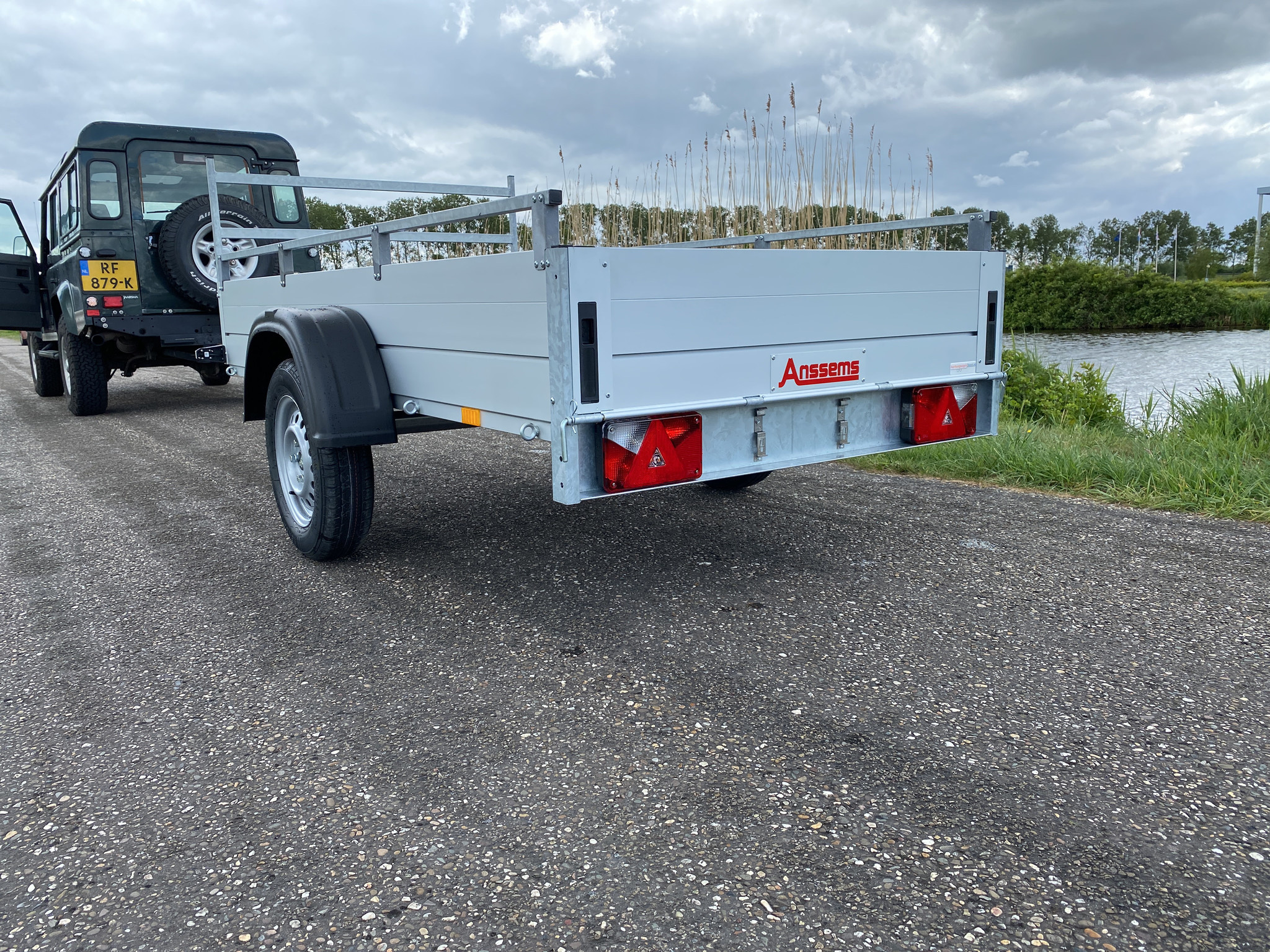 Anssems GT 750 R bakwagen - 750 kg bruto laadvermogen - 251x126 cm laadoppervlak - ongeremd - inclusief reling en voorrek