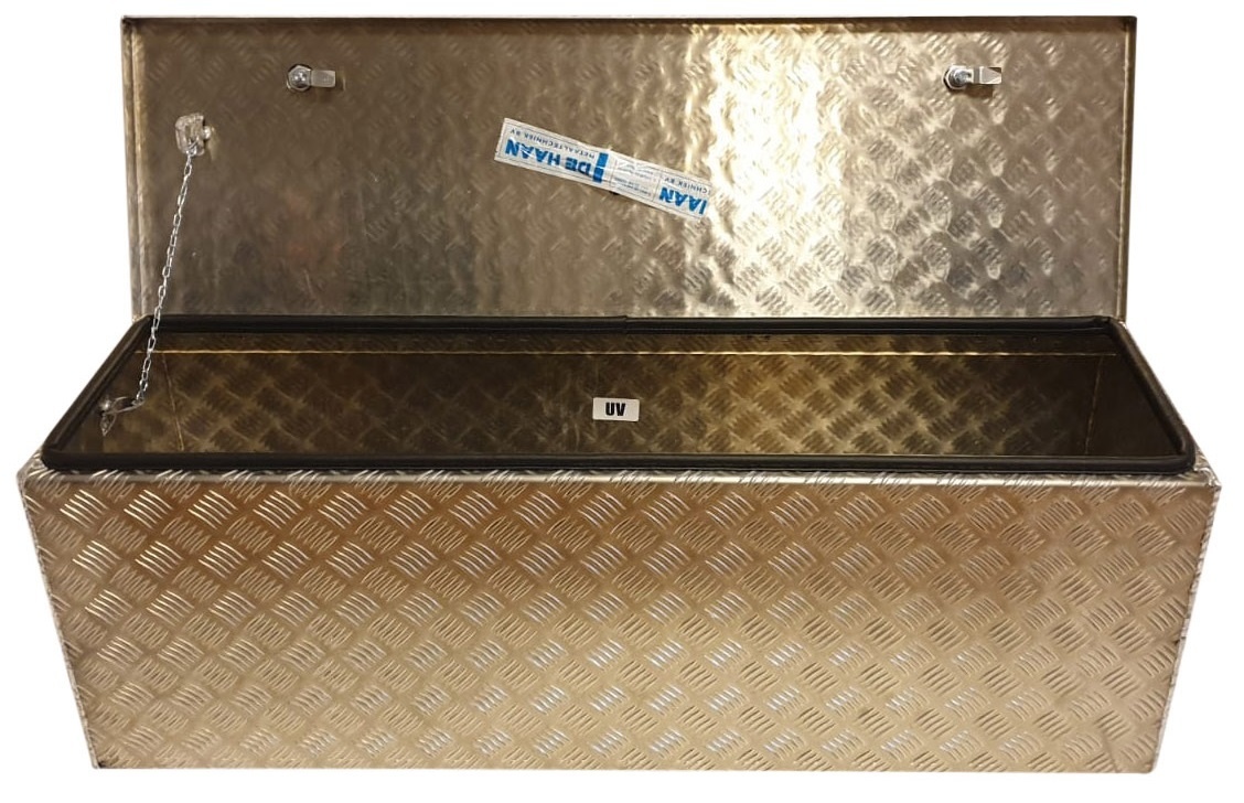 DE HAAN BOX U - 1154x387x400 mm - waterdichte en stofdichte aluminium traanplaat disselkist - voorzien van vlinderslot, spansluiting of t-sluiting