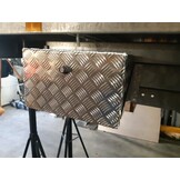 DE HAAN BOX O - 710x240x256 mm - waterdichte en stofdichte aluminium traanplaat disselkist  - voorzien van vlinderslot of t-sluiting