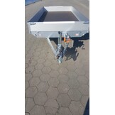 Geremde Eduard multitransporter - 406x200 cm - 3000 kg bruto laadvermogen - 63 cm laadvloerhoogte - 10 cm borden - inclusief oprijplaten en handlier