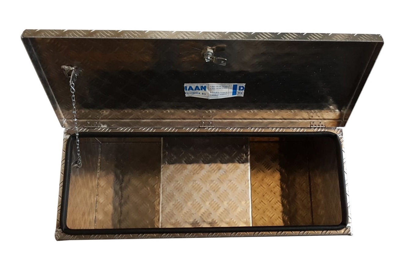 DE HAAN BOX IN - 800x361x400 mm - waterdichte en stofdichte aluminium traanplaat disselkist - voorzien van vlinderslot