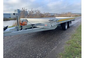 406x180 cm - 2700 kg - 10 cm borden