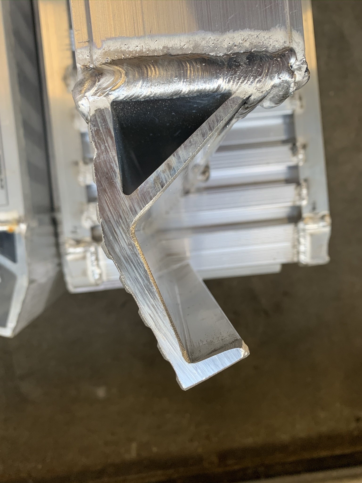 Set aluminium oprijplaten met lange lip - 2450 kg - 238x30x8 cm  - voorzien van haak bevestiging