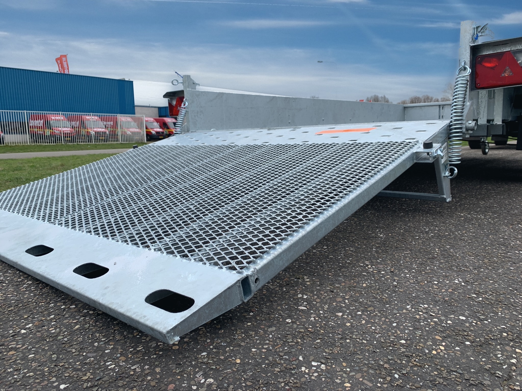 TEMARED BUILDER 400x180 cm - 3500 kg - geremd - machinetransporter met oprijklep