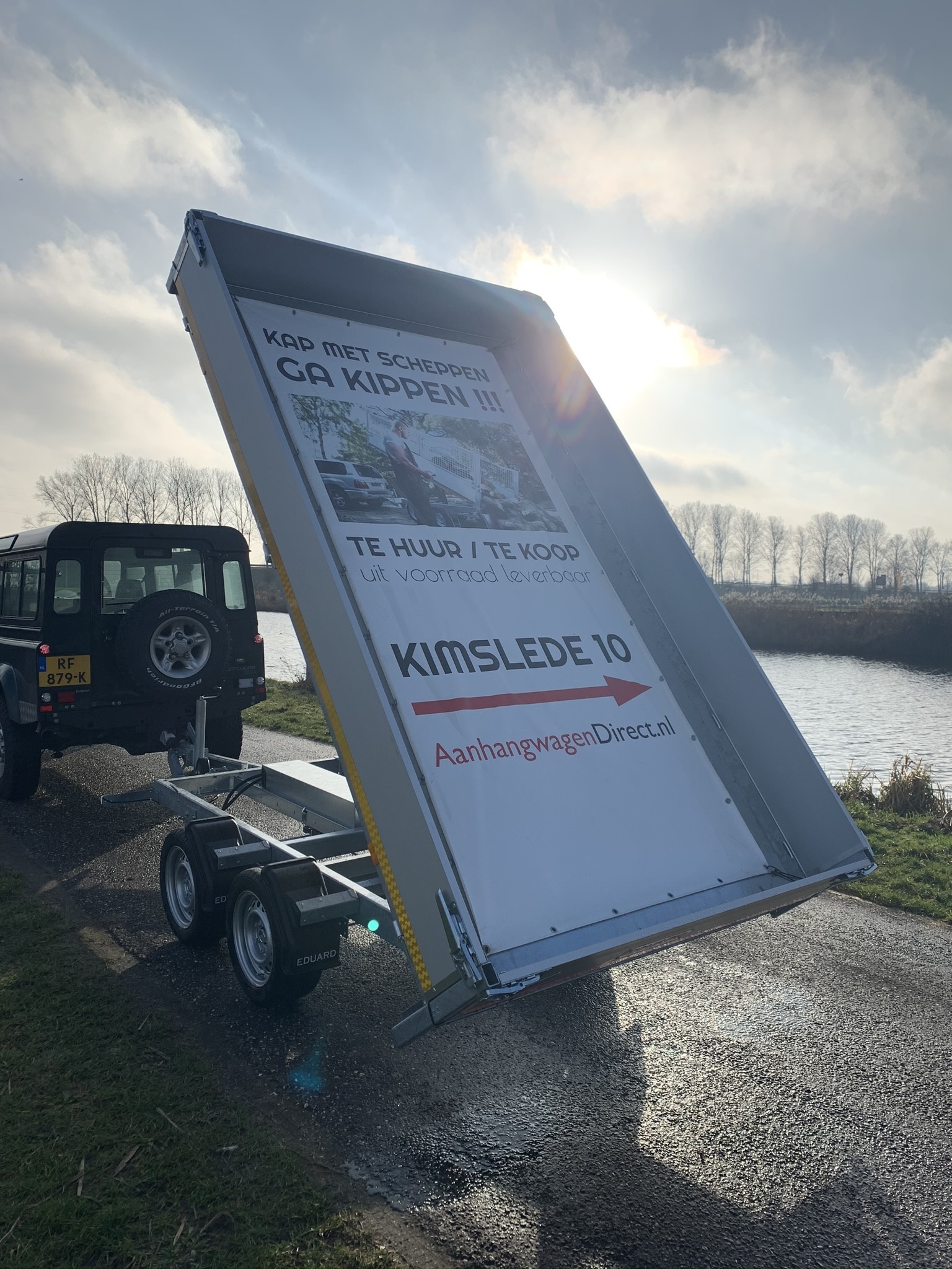 Geremde Eduard achterwaartse kipper - 310x180 cm - 2500 kg bruto laadvermogen - elektrisch, extern laden - 72 cm laadvloerhoogte - inclusief oprijplaten - 40 cm hoge borden