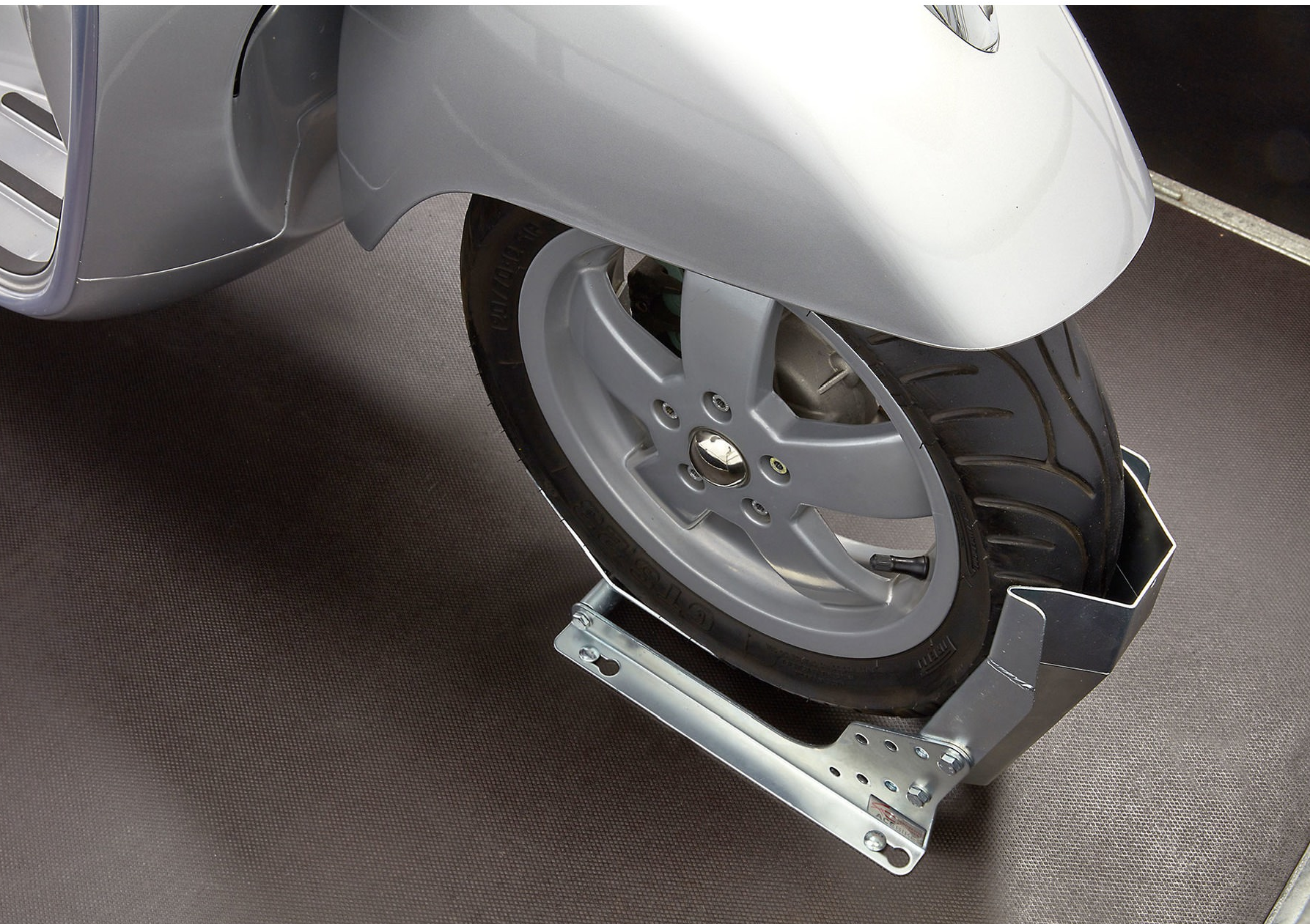 Acebikes SteadyStand Fixed Scooter steun - inrij motorklem/ wielklem scooter