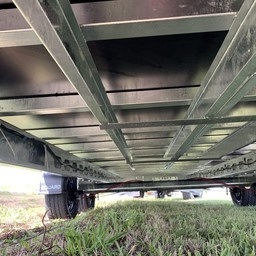 Geremde Eduard multitransporter - 606x220 cm - 3500 kg bruto laadvermogen - 63 cm laadvloerhoogte - 30 cm borden - inclusief oprijplaten