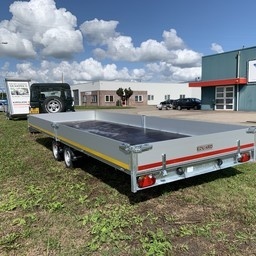 Geremde Eduard multitransporter - 606x220 cm - 3500 kg bruto laadvermogen - 63 cm laadvloerhoogte - 30 cm borden - inclusief oprijplaten