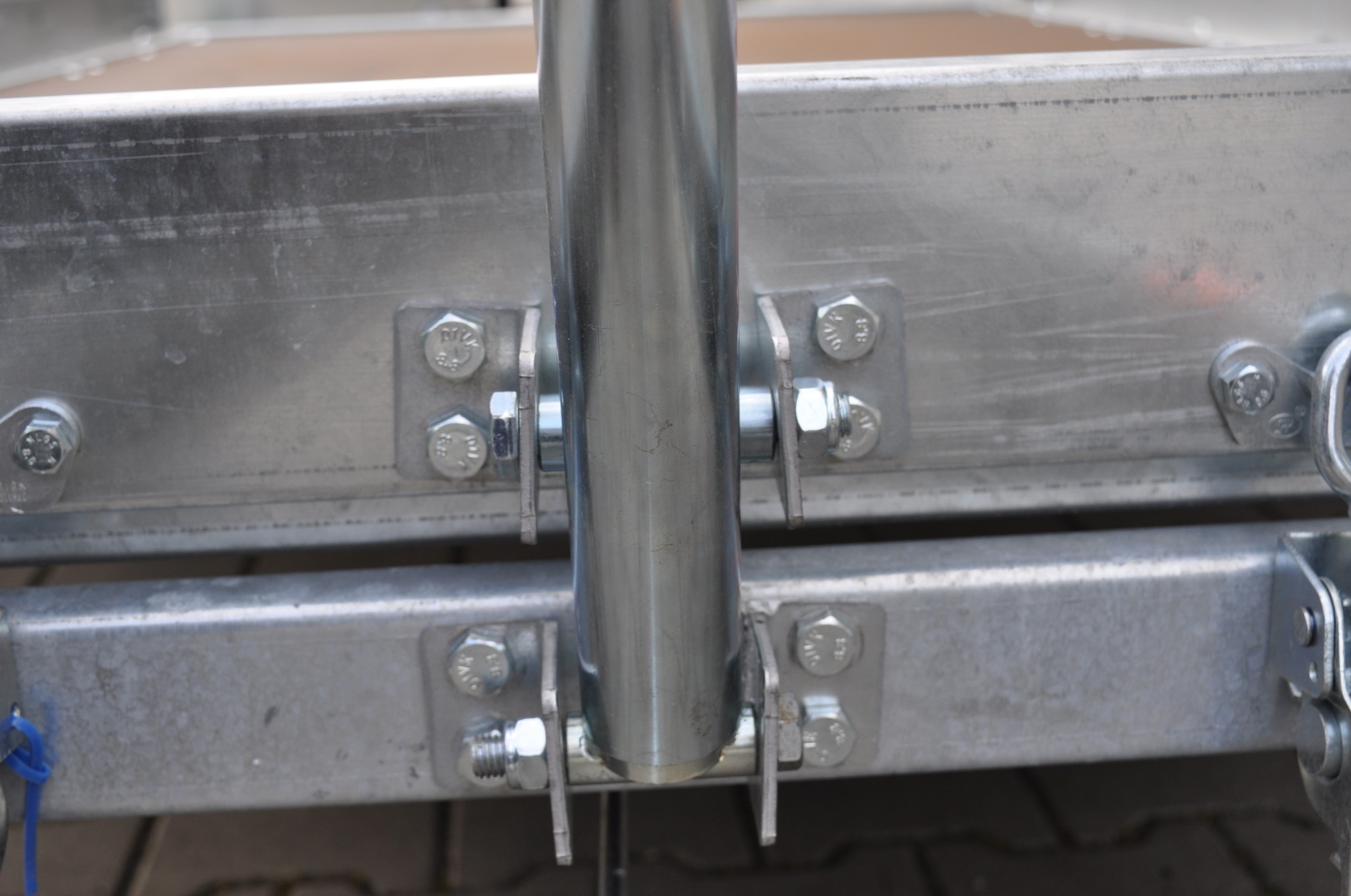 kantelbare temared steunpoot multi 48 mm met opdraai slinger