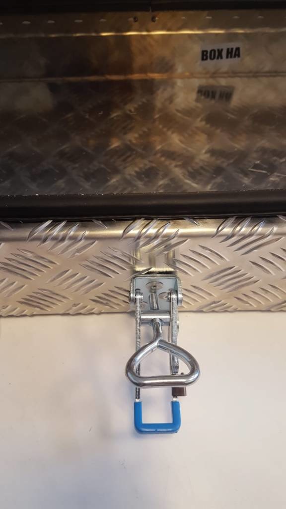 De Haan Box HAV/HAS - 900x380x150 mm - waterdichte en stofdichte aluminium traanplaat disselkist - voorzien van vlinderslot of t-sluiting