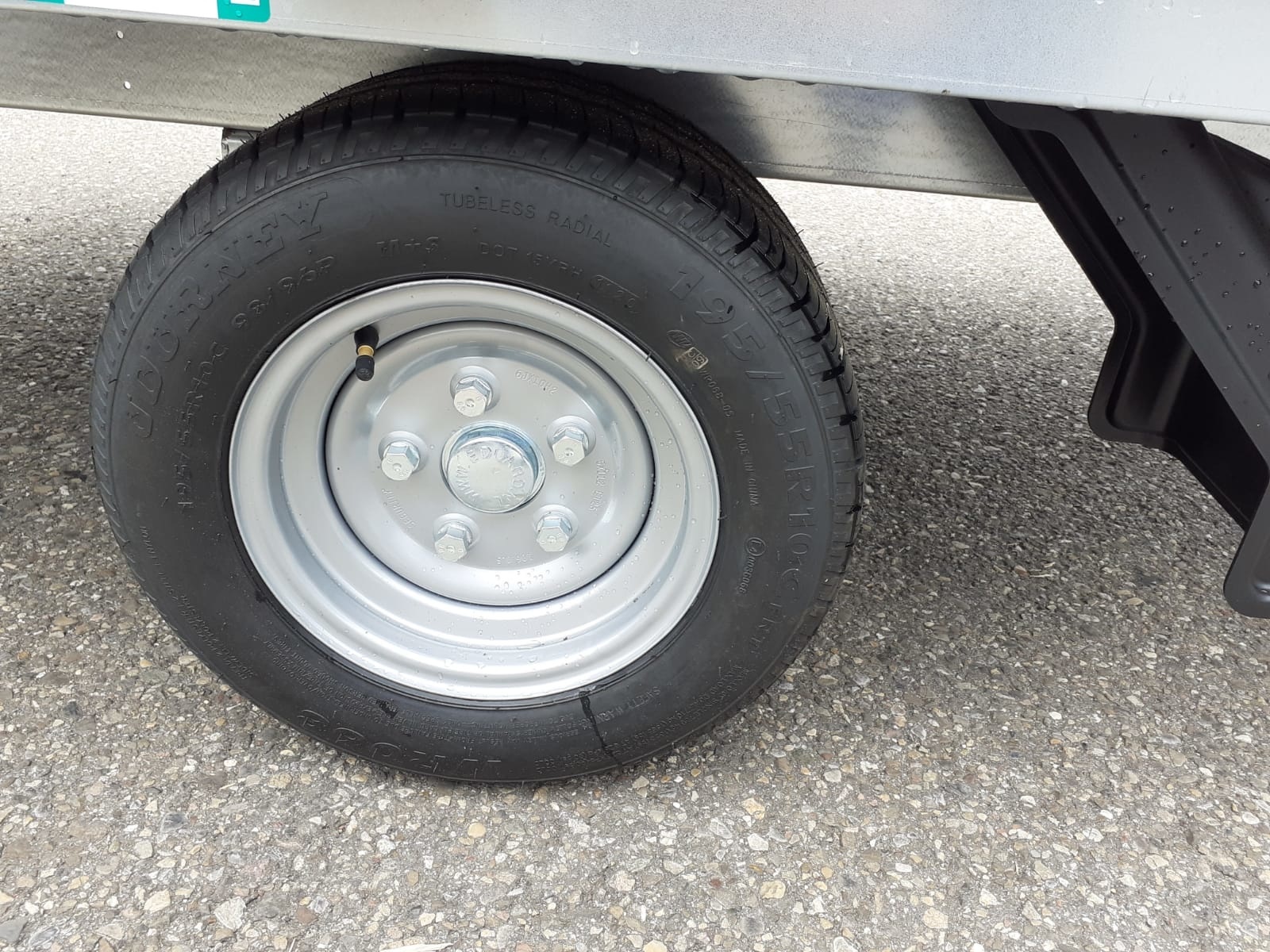 Ongeremde Eduard Plateauwagen - 230x145 cm - 750 kg ongeremde plateauwagen - 56 cm laadvloerhoogte